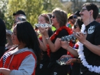 Hastings 2013 - parade - chocalhos