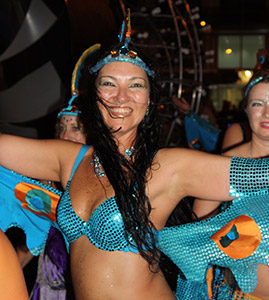 Batucada dancer at Cuba Street Carnival 2009 - photo by Chandima